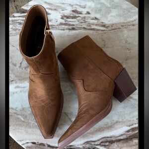 Women’s Western Style Ankle Bootie